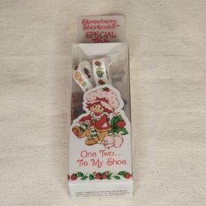 Vintage Strawberry Shortcake Shoelaces with Apple Dumpling